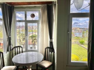 i1 Studios - Stunning Seaview, by the Tram, Jacuzzi - 3