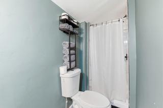 Charming 3BR Family Home Near Downtown STL - 4