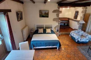 La Belle Epoque Sansac de Marmiesse - 4 Gites de 2 à 6 personnes - Petit Dej - 15 minutes d'Aurillac - Cantal - 6