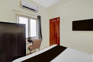 Collection O Green Hills Road Formerly Hotel LN Stays - 3