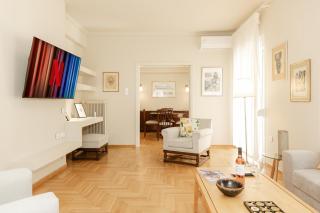 Spacious 2BR Design Apt - 2 Balc - Acropolis Metro - 5