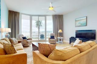 Brilliant water view condo with multiple pools lazy river & internet - 0