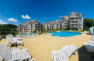 Spacious Sea Retreat - Pools & Prime Location - 3