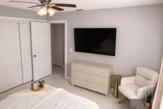 Charming Modern Valrico Getaway - Pets Welcome - 8