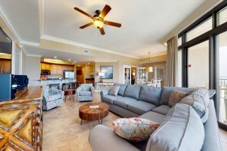 Spacious condo with pool hot tub tennis courts & sauna - 4