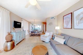 Large beachfront condo with views from private balcony and shared hot tub & pool - 5