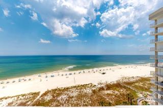 Large beachfront condo with views from private balcony and shared hot tub & pool - 8