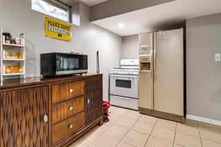 5 Mi to U of M! Bright Family Getaway w/ Patio - 2