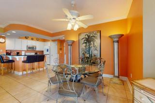 Waterfront condo with expansive corner balcony grill area & multiple shared pools - 5