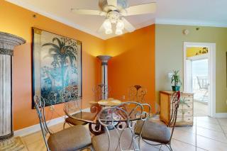 Waterfront condo with expansive corner balcony grill area & multiple shared pools - 4