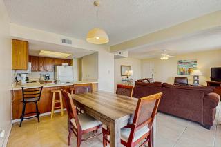 Condo with partial Gulf views shared outdoor pool sun deck & private beach access - 5
