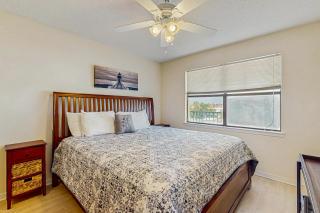 Condo with partial Gulf views shared outdoor pool sun deck & private beach access - 3