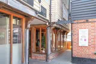 Maldon Executive Apartments - 8