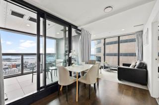 Modern 2BR 2BA Harbour & Skyline Views w Balcony - 2