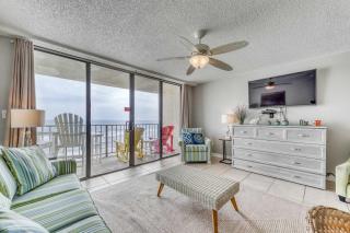 Gulf front condo with great views shared pools & beach access - 7