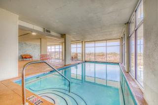 Fourth-floor beach condo w amazing views indoor pool & beach access - 7