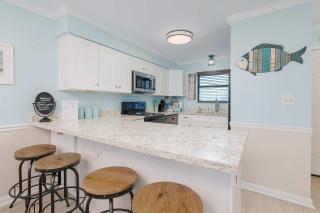 Coastal condo with special fall & winter rates - 5
