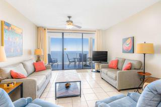 Gulf-front 15th-floor condo with balcony pools hot tub AC beach views gym - 0