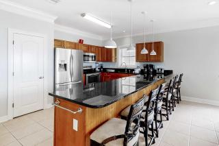 Spacious beachfront home with large balconies & pool access - 3