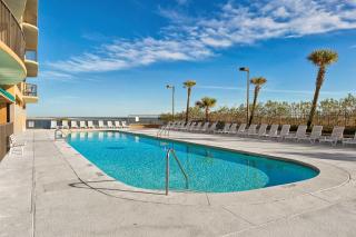 Sunny oceanfront condo with balcony pool hot tub gym sauna & view - 7