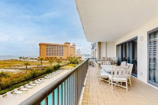 3rd-floor corner condo with balcony gym pool hot tub sauna & AC - 8