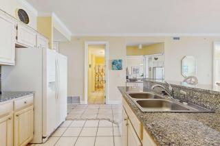 5th-floor beachfront condo with balcony wet bar pool hot tub sauna & gym - 3