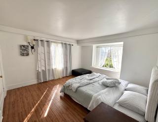 Large 5 Bedroom House perfect for large group - 3