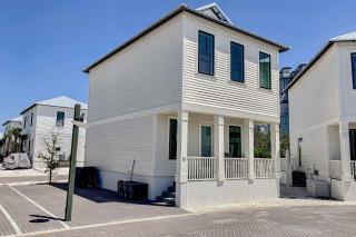 Friendly home with private pool WiFi private washer dryer and central AC - 9