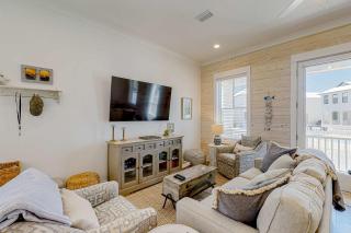 Friendly home with private pool WiFi private washer dryer and central AC - 8