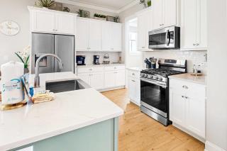 Upscale beachside dog-friendly home near the beach with grill washer dryer & AC - 2