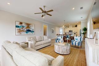 Brand-new home near the beach with on-site pool central AC & washer dryer - 6