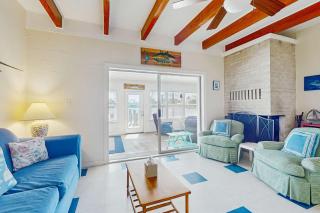 Bayfront home with private dock deck & sleeper porch - dog-friendly - 7
