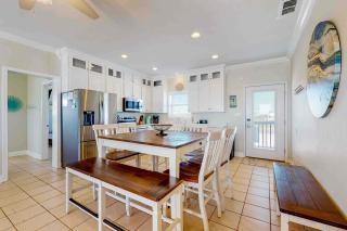 Spacious Beachfront Home with Free WiFi Central AC & a Furnished Deck - 5