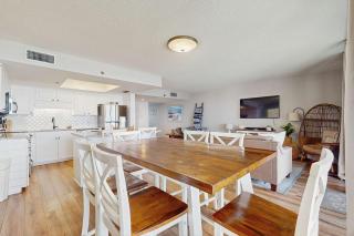 Beautiful beachfront condo with hot tub pool sauna tennis gym & balcony - 5