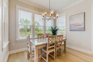 Coastal home with shared zero entry pool putting green and WIFI - 4