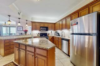 Bright beachfront condo with 2 Gulf-side pools tennis courts & fitness room - 2