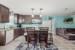 Island Home With Spacious Deck Lower Patio Free WiFi & Beach Access Nearby - 1