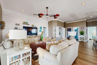 2nd-floor Gulf front home with deck beach & Gulf views AC washer dryer & WiFi - 4