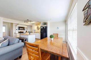 Dog-friendly home with sound-side deck full kitchen & fantastic views - 3