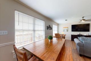 Dog-friendly home with sound-side deck full kitchen & fantastic views - 1