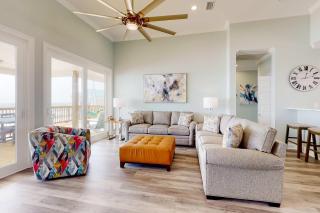 Exquisite oceanfront beach home with hot tub central AC balcony & W&D - 6