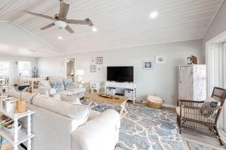 Waterfront beach house on the sound with breathtaking sunset views & gulf access - 5