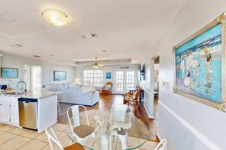 Dog-friendly beachfront home with spacious deck amazing views of the Gulf - 4