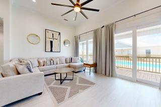 Dog friendly home with private heated pool and grill - 7