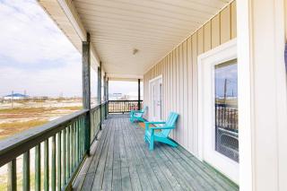 Bayfront home with wraparound deck & great water views - dog-friendly - 5