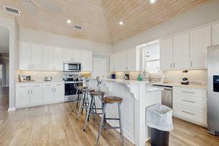 Stunning home with direct ocean views private hot tub & grill - dogs welcome - 3