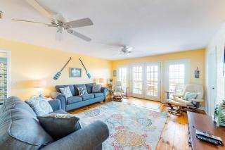Dog-friendly water view beach house with a full kitchen furnished deck private - 7