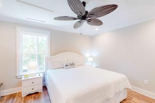 Stylish island condo near the beach with fast WiFi central AC & private W&D - 3