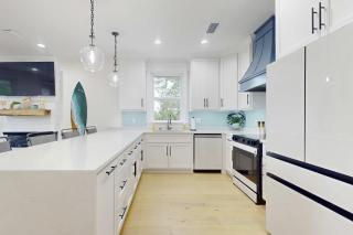 Fabulous Gulf view duplex that is walking distance to restaurants and beach - 1