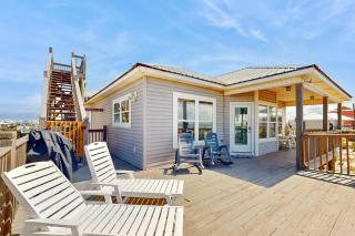 Updated Dog-Friendly Home with Free WiFi Beach Views Covered Porch Washer Dryer - 9